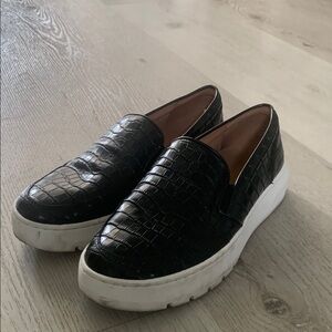 Vionic Women’s Dinora Black Croc Casual Slip On Sneakers‎